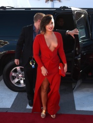 Demi Lovato - At the MTV Video Music Awards, August 24, 2014 - 112xHQ 0An8D9sr