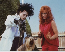 Johnny Depp, Winona Ryder - Промо + стиль и постеры к фильму "Edward Scissorhands (Эдвард руки-ножницы)", 1990 (34хHQ) 0ZfXlBx1