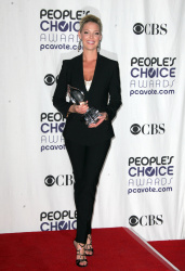 Katherine Heigl - 35th Annual People's Choice Awards, 7 января 2009 (58хHQ) 0a23XNk0