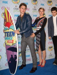 Shailene Woodley - 2014 Teen Choice Awards, Los Angeles August 10, 2014 - 363xHQ 0k1Hu6aU