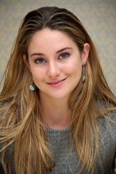 Shailene Woodley - The Spectacular Now press conference portraits by Vera Anderson (Beverly Hills, July 29, 2013) - 13xHQ 0rKikhKK