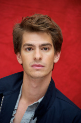 Andrew Garfield - Never Let Me Go press conference portraits by Vera Anderson (Toronto, September 11, 2010) - 8xHQ 1B0ssYV7