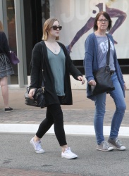 Saoirse Ronan - Shopping in Hollywood - February 2, 2015 - 12xHQ 1baJdQsn