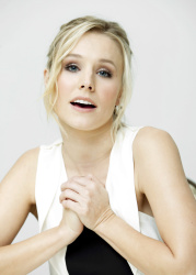 Kristen Bell - "When In Rome" press conference portraits by Armando Gallo (Beverly Hills, January 9, 2010) - 22xHQ 1gm7rmFx