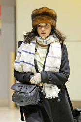 Rachel Weisz - Rachel Weisz - Arriving at Heathrow Airport in London, 30 января 2015 (21xHQ) 2dlL44sz
