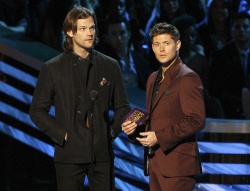 Jensen Ackles & Jared Padalecki - 39th Annual People's Choice Awards at Nokia Theatre in Los Angeles (January 9, 2013) - 170xHQ 3DUTwdfa