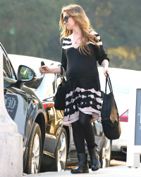 Isla Fisher - Isla Fisher - Out and about in Beverly Hills, 9 января 2015 (21xHQ) 3GFopJVP