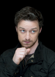 James McAvoy - "X-Men: Days of Future Past" press conference portraits by Armando Gallo (New York, May 9, 2014) - 20xHQ 4AAS9NCX