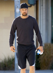 Josh Duhamel - Josh Duhamel - spotted on his way to the gym in Santa Monica - March 5, 2015 - 10xHQ 4HuGTJBf