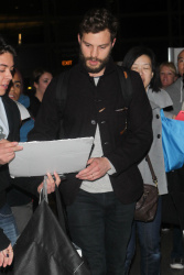 Jamie Dornan - Spotted at at LAX Airport with his wife, Amelia Warner - January 13, 2015 - 69xHQ 579vbYZf