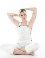 Майли Сайрус (Miley Cyrus) Terry Tsiolis Photoshoot 2016 for ELLE (8xHQ) 6S1JqZbB