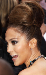 Jennifer Lopez - 'The Back-Up Plan' UK Premiere in London (April 28, 2010) - 206xHQ 7RMk2tn6