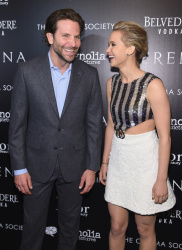 Jennifer Lawrence и Bradley Cooper - Attends a screening of 'Serena' hosted by Magnolia Pictures and The Cinema Society with Dior Beauty, Нью-Йорк, 21 марта 2015 (449xHQ) 87devovX
