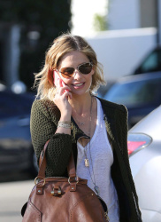 Sarah Michelle Gellar - Out and about in LA, 21 ноября 2014 (43xHQ) 8QiJSHUK