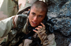 Demi Moore, Ridley Scott, Viggo Mortensen - Промо стиль и постеры к фильму "G.I. Jane (Солдат Джейн)", 1997 (25хHQ) 8pMSjnBy