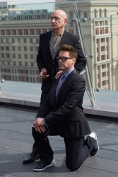 Robert Downey Jr. & Ben Kingsley - Iron Man 3 photocall (Moscow, April 10, 2013) - 14xHQ 8wwQ6p9p