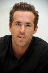 Ryan Reynolds - The Change-Up press conference portraits by Simon Holmes & Vera Anderson (Beverly Hills, July 17, 2011) - 9xHQ 9aFQjjmC