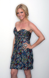 Brittany Snow - Brittany Snow - 2008 Teen Choice Awards Portraits - 3xHQ 9gzEhdy1