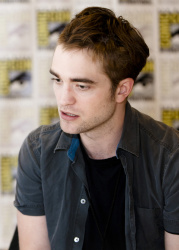 Robert Pattinson - "The Twilight Saga: Breaking Dawn. Part 1" press conference portraits by Armando Gallo (San Diego, July 21, 2011) - 34xHQ 9hy1ELa5