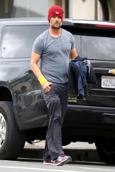 Josh Duhamel - looked determined on Monday morning as he head into a CircuitWorks class in Santa Monica - March 2, 2015 - 17xHQ AK4EaIhe