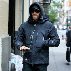 Jake Gyllenhaal - Out & About In New York City 2015.06.01 - 22xHQ AvRNr3ll