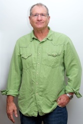 Ed O'Neill - Modern Family press conference portraits by Vera Anderson (Los Angeles, October 11, 2012) - 7xHQ CaW2EdO1