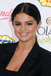 Selena Gomez - At the FOX's 2014 Teen Choice Awards, August 10, 2014 - 393xHQ D53MNCYG