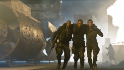 Christian Bale - Anton Yelchin, Sam Worthington, Christian Bale, Bryce Dallas Howard, Moon Bloodgood - Промо стиль и постеры к фильму "Terminator Salvation (Терминатор: Да придёт спаситель)", 2009 (95xHQ) DOeO2oOH