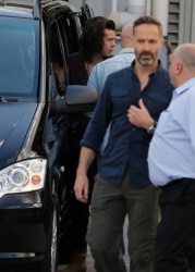 Harry Styles - Arriving into Sydney Airport in Sydney, Australia - February 5, 2015 - 13xHQ EFz9ZIkS
