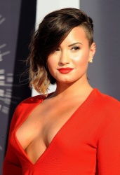 Demi Lovato - At the MTV Video Music Awards, August 24, 2014 - 112xHQ EIYAE1aL