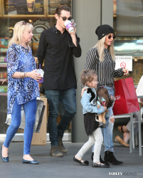 Ashley Tisdale - Leaving Coffee Bean & Tea Leaf with Mikayla, Chris and Lisa in West Hollywood - February 17, 2015 (22xHQ) EjQ0MPF5