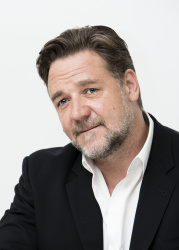 Russell Crowe - "Noah" press conference portraits by Armando Gallo (Beverly Hills, March 24, 2014) - 19xHQ En1NWCcC