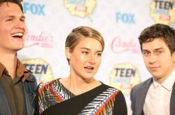 Shailene Woodley - 2014 Teen Choice Awards, Los Angeles August 10, 2014 - 363xHQ EsgFT8xf