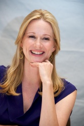 Laura Linney - 'Hyde Park on Hudson' Press Conference Portraits by Vera Anderson - September 9, 2012 - 6xHQ GBT8H0eh