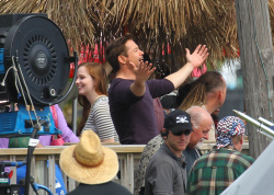 Robert Downey Jr. - On The Set Of 'Iron Man 3' 2012.10.02 - 19xHQ GhQ2Y5vD