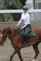 Iggy Azalea - Iggy Azalea - Horseback riding lesson in LA - February 27, 2015 (20xHQ) H9xf7F92