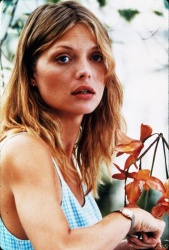Michelle Pfeiffer - Поиск HVN8wiiU