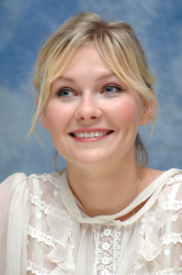 Kirsten Duns - Elizabethtown press conference portraits by Vera Anderson (Beverly Hills, September 23, 2005) - 2xHQ HbQoukow