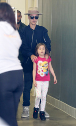 Justin Bieber - Seen out with Jazmyn in Los Angeles, California (2015.04.23) - 24xHQ HxNhaNpV