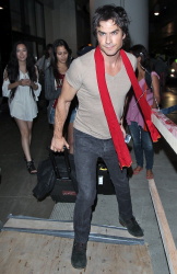 Ian Somerhalder - Spotted at LAX Airport in Los Angeles (July 24, 2014) - 24xHQ IJ69QQwK
