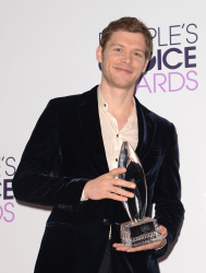 Joseph Morgan, Persia White - 40th People's Choice Awards held at Nokia Theatre L.A. Live in Los Angeles (January 8, 2014) - 114xHQ Iff1MVsH