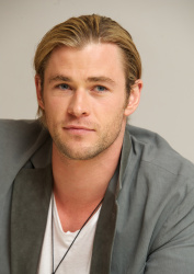 Chris Hemsworth - The Avengers press conference portraits by Vera Anderson (Beverly Hills, April 13, 2012) - 8xHQ J6Blpkgk