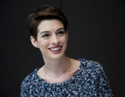 Anne Hathaway - Les Miserables press conference portraits by Magnus Sundholm (New York, December 2, 2012) - 12xHQ JVA7ooMD