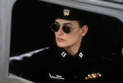 Demi Moore, Ridley Scott, Viggo Mortensen - Промо стиль и постеры к фильму "G.I. Jane (Солдат Джейн)", 1997 (25хHQ) KgymTxU8