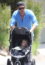 Josh Duhamel - Josh Duhamel - Out and about in Brentwood - May 9, 2015 - 22xHQ Kyz32WMx
