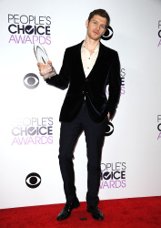 Joseph Morgan, Persia White - 40th People's Choice Awards held at Nokia Theatre L.A. Live in Los Angeles (January 8, 2014) - 114xHQ L3MH5I90