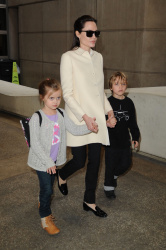 Angelina Jolie - LAX Airport - February 11, 2015 (185xHQ) Lpl6jynY