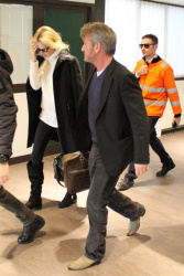 Sean Penn and Charlize Theron - depart from Rome after a Valentine's Day weekend - February 15, 2015 (37xHQ) MT0rVB1f