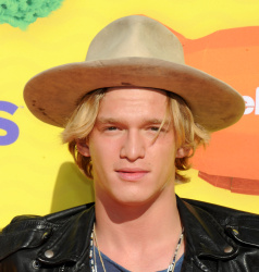 Cody Simpson - 28th Annual Kids' Choice Awards, Inglewood, 28 марта 2015 (52xHQ) MyfNzXgZ