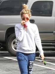 Ashley Tisdale - Stopping by a nail salon in Los Angeles - February 22, 2015 (14xHQ) N59XFU6t